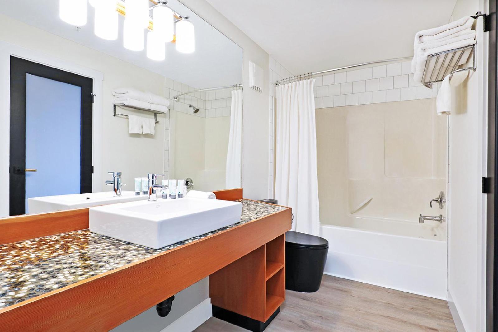 Kingfisher Pacific Resort & Spa Courtenay Ngoại thất bức ảnh